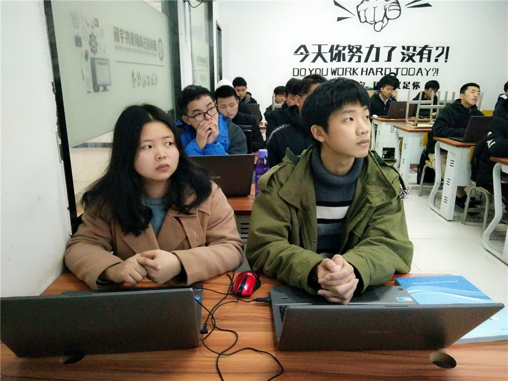 硅谷学院新生入学报名火爆，来校的家长们都这样说！