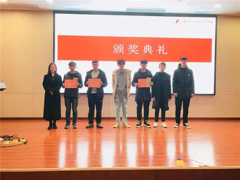 嗨，在有仪式感中迎来升学典礼，我们都成长啦！