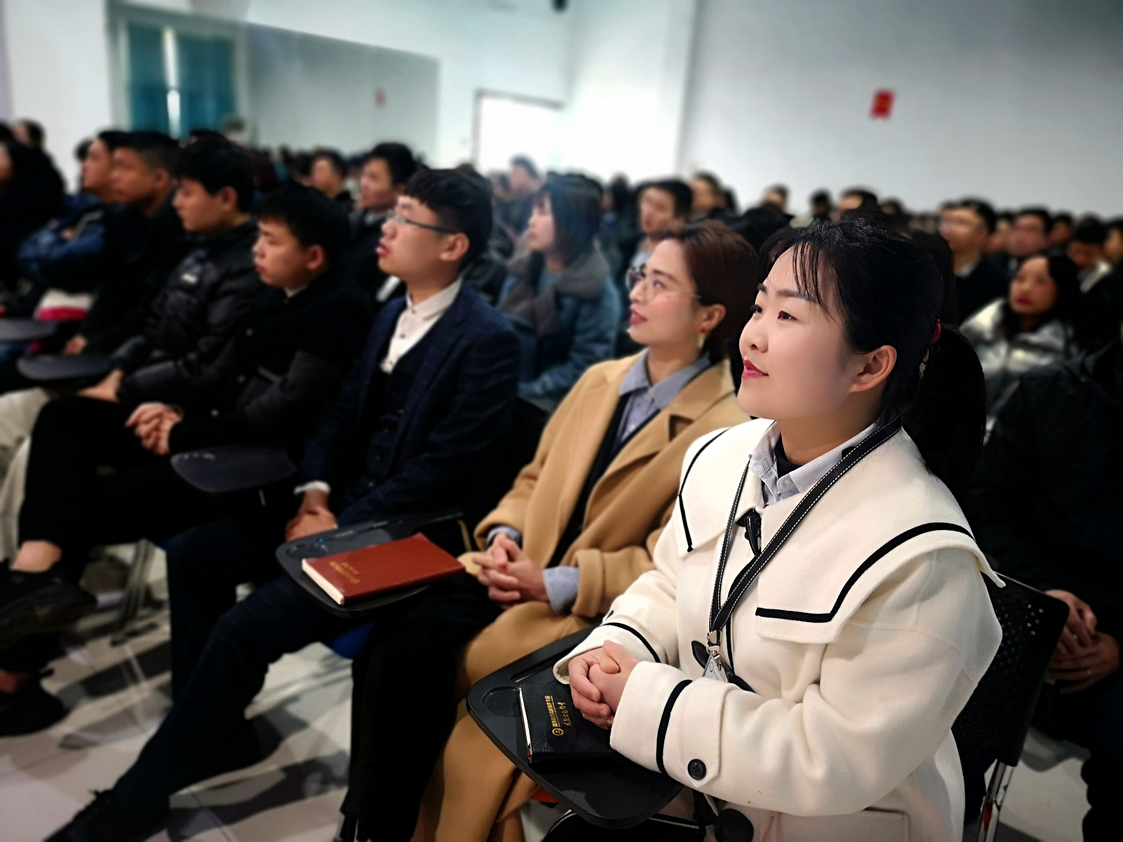 <b> 硅谷日常丨有一种炫耀，叫“我的老师超严格”</b>
