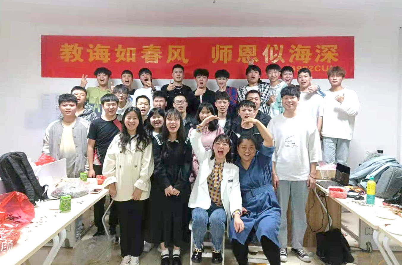 <b>硅谷日常丨精心准备的小惊喜，是我们对老师的爱呀~</b>