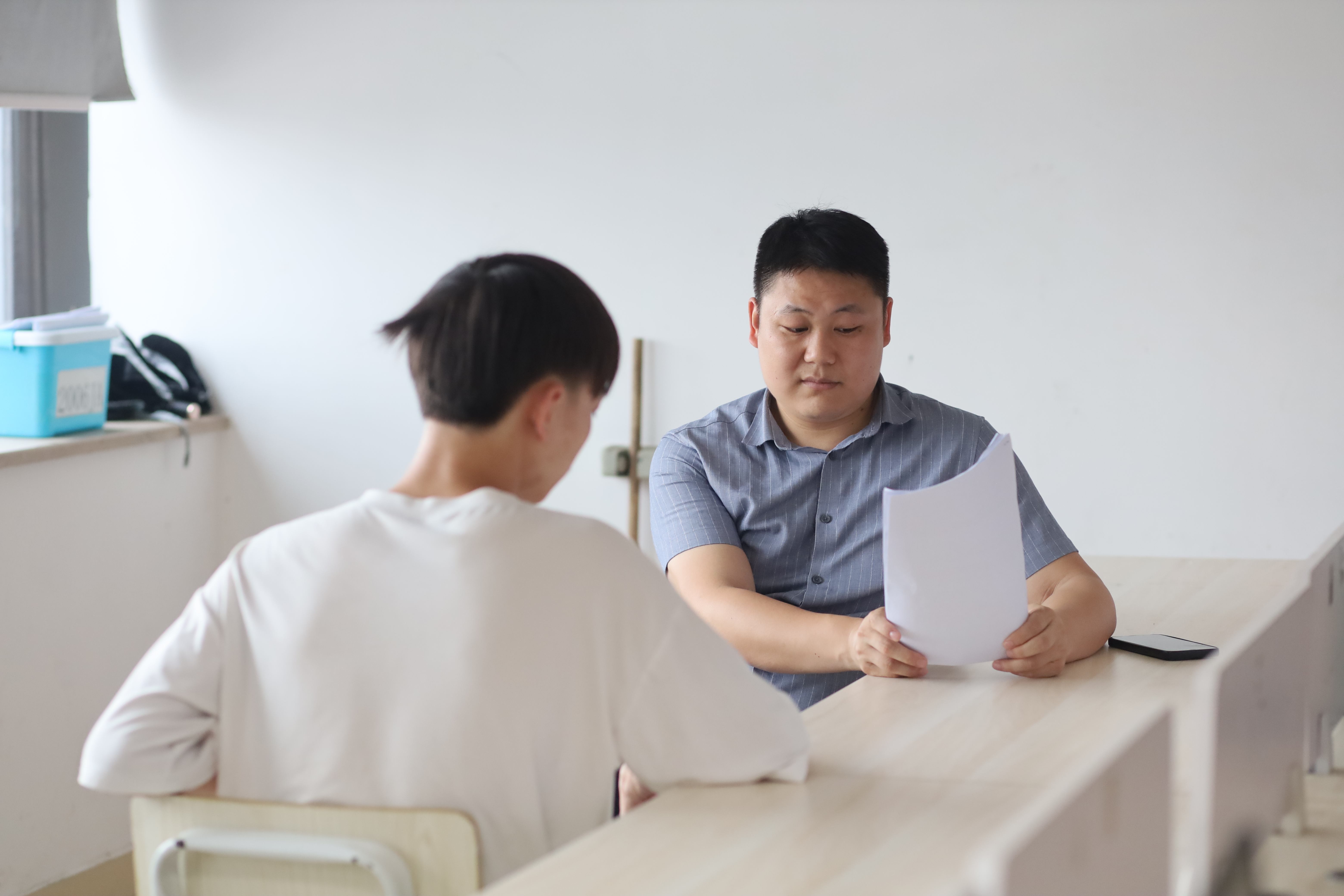 <b>企业来校“抢招”人才，硅谷学子足不出校就可拿到心仪offer！</b>